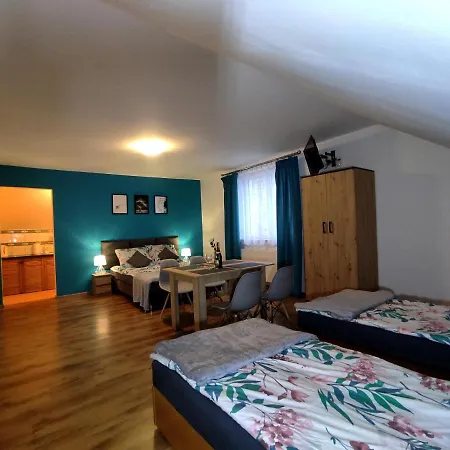 Noclegi Przy Wiadukcie - Apartamenty Lewin Klodzki Exterior photo