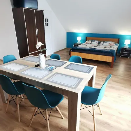 Noclegi Przy Wiadukcie - Apartamenty Lewin Klodzki Exterior photo