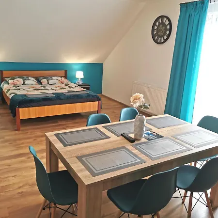 Noclegi Przy Wiadukcie - Apartamenty Lewin Klodzki Exterior photo