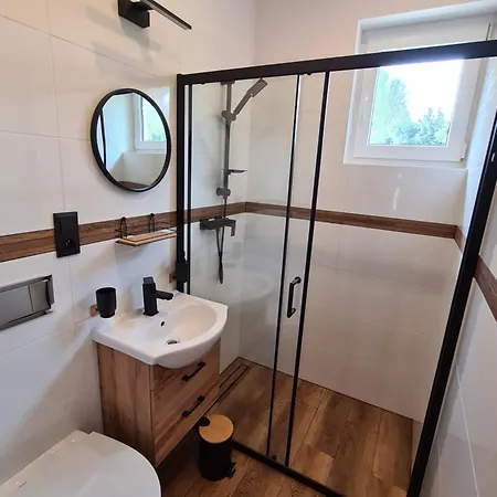 Noclegi Przy Wiadukcie - Apartamenty Lewin Klodzki Exterior photo